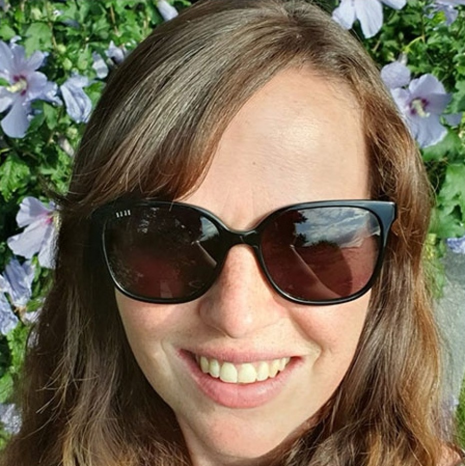 Frau mit Sonnenbrille
